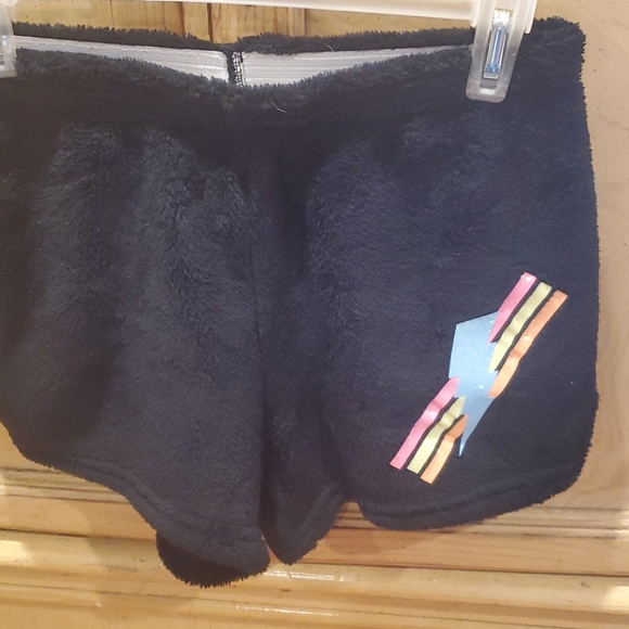 Shorts - Picture 2 of 4